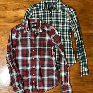 2 Women’s American Eagle Classic Prep Fit Shirts